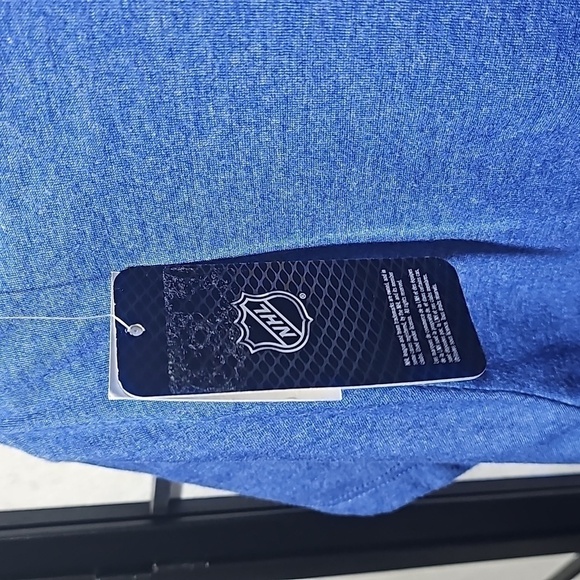 Buffalo Sabres NHL Hockey V‎ Neck Short Sleeve Shirt Size Small NWT - Picture 4 of 6